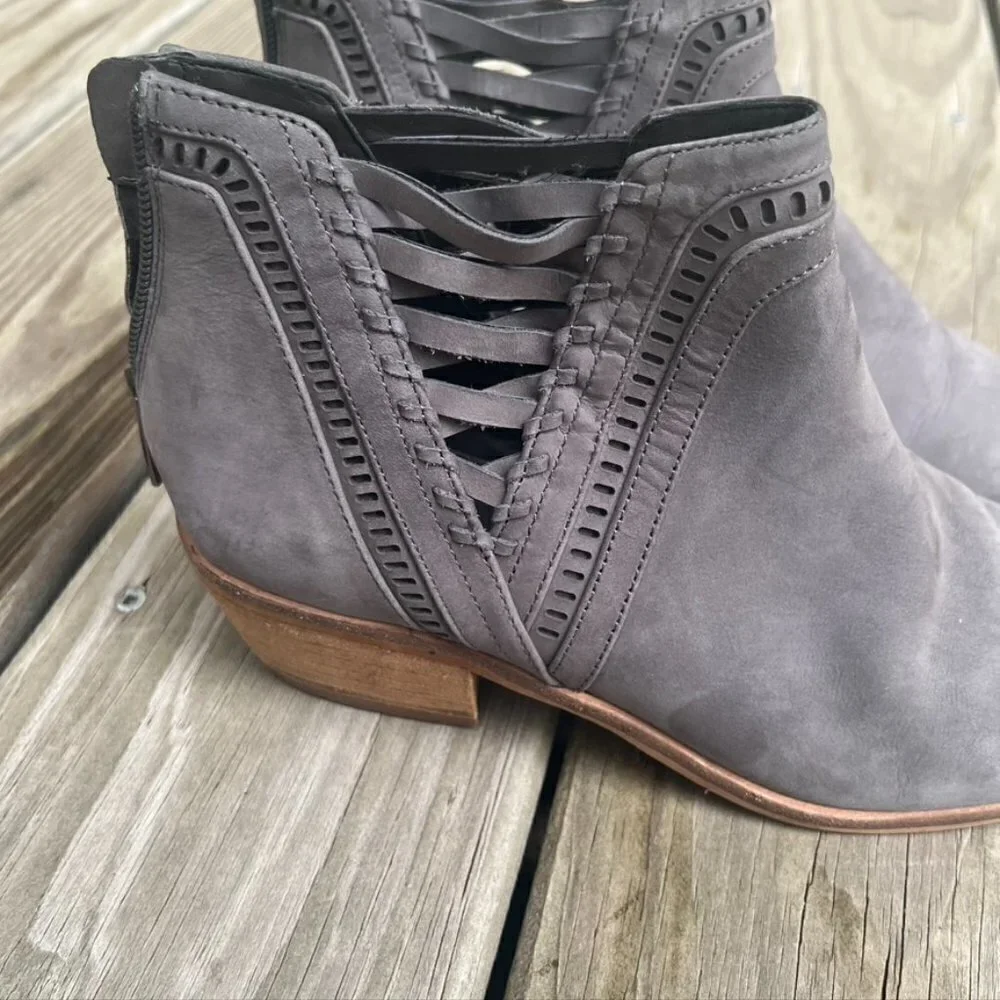 ** Vince Camuto Gray Leather Pimmy Ankle Boots Size 8